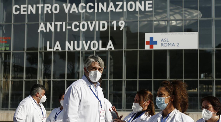Il commissario Figliuolo: di fronte alle disdette vaccinate chi passa Il commissario Figliuolo: di fronte alle disdette vaccinate chi passa