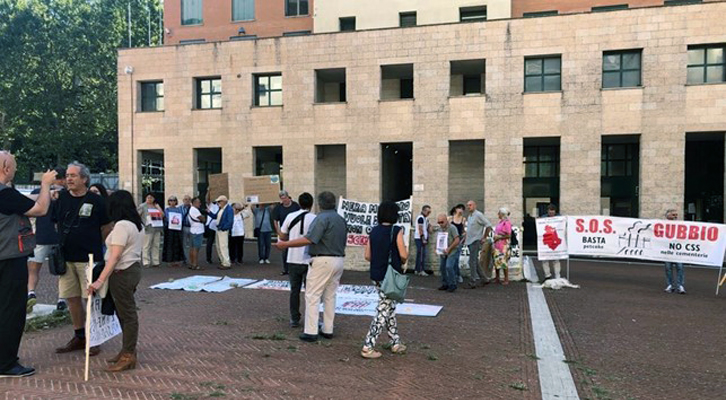La protesta del 31 agosto a Perugia vs il Piano dei Rifiuti La protesta del 31 agosto a Perugia vs il Piano dei Rifiuti