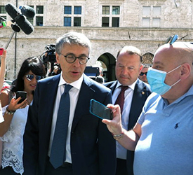 Il Procuratore della Repubblica del Tribunale di Perugia Raffaele Cantone Il Procuratore della Repubblica del Tribunale di Perugia Raffaele Cantone
