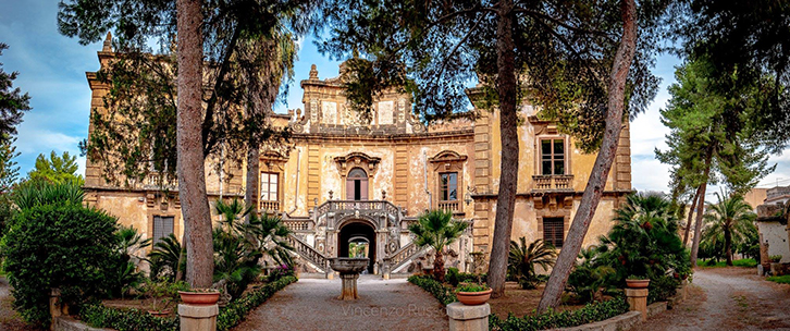 Villa Palagonia, La villa di mostri di Bagheria (foto Vincenzo Russo Terradamare) Villa Palagonia, La villa di mostri di Bagheria (foto Vincenzo Russo Terradamare)
