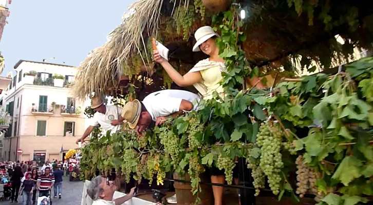 Si svolgerà sabato 21 e domenica 22 settembre a Velletri la 93° edizione della Festa dell’Uva e dei Vini Si svolgerà sabato 21 e domenica 22 settembre a Velletri la 93° edizione della Festa dell’Uva e dei Vini