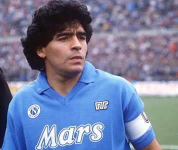L'addio a Diego Armando Maradona, icona del calcio mondiale