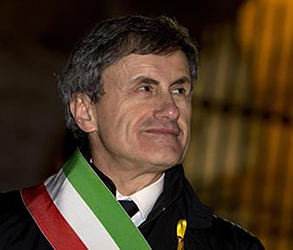 L'ex sindaco di Roma Gianni Alemanno assolto in Cassazione