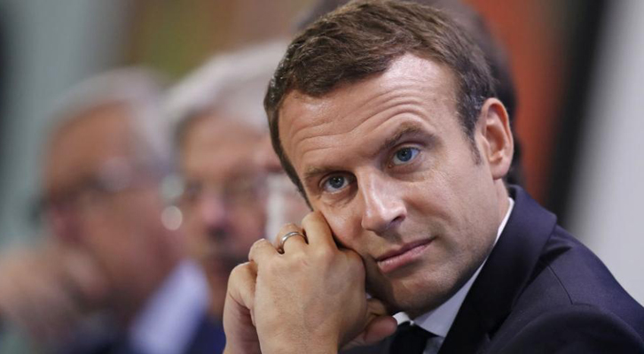 Emmanuel Macron, <br>il presidente dimezzato