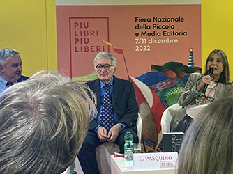 Il prof. Pasquino stretto tra Simonetta Fiori e Maurizio Molinari si 'dimentica' di presentare il suo libro