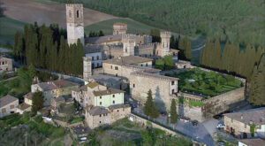 Badia a Passignano, un borgo immerso nella campagna toscana