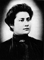 Edvige Mussolini (1888-1952), sorella di Benito, nella foto intorno ai trent'anni