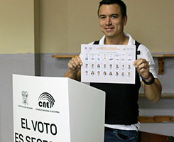 Al ballottaggio del 15 ottobre contro la candidata correista il trentacinquenne Daniel Noboa Azin 