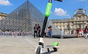 Dal 1 settembre a Parigi è vietata la circolazione con il monopattino elettrico