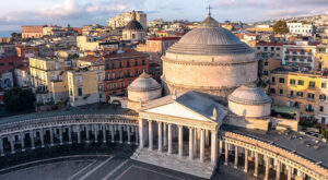 Napoli. Storia e fascino di piazza del Plebiscito