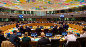 Nella aula dell'Ecofin comincia venerdì 8 dicembre la discussione sulle modifiche del vecchio Patto di Stabilità.