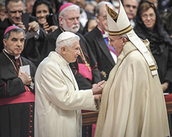 Papa Francesco con il Papa emerito Benedetto XVI