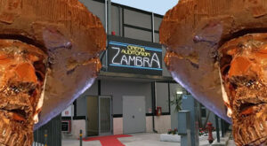 Il 7 luglio al Cinema Auditorium Zambra di Ortona sarà in scena lo spettacolo immersivo «Van Gogh, la sedia sulla soglia»: un viaggio di 40 minuti tra foyer, sala e palco da ascoltare come in una «silent disco».