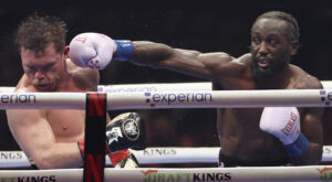 L'americano Terence «Bud» Crawford battendo ai punti il messicano Saúl «Canelo» Álvarez è campione unificato dei supermedi dopo esserlo stato nei superleggeri e nei welter.