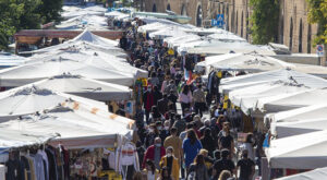 Porta Portese. In una società che tende all’uniformità e alla perfezione levigata, guadagna consensi la riscoperta dell’usato. Asimmetria, irregolarità al posto della «perfezione» levigata.